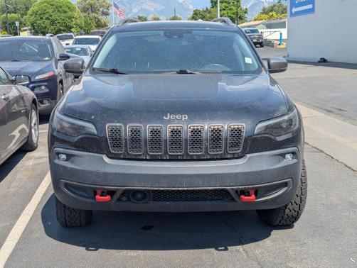Diamond Black 2019 Jeep Cherokee Trailhawk