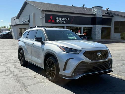 Celestial Silver Metallic 2024 Toyota Highlander XSE