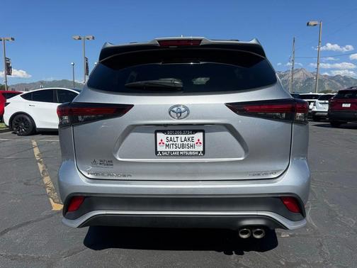 Celestial Silver Metallic 2024 Toyota Highlander XSE