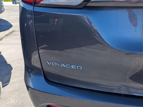 2020 Chrysler Voyager LX