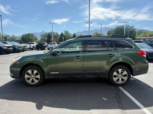 Cypress Green Pearl 2010 Subaru Outback 2.5i