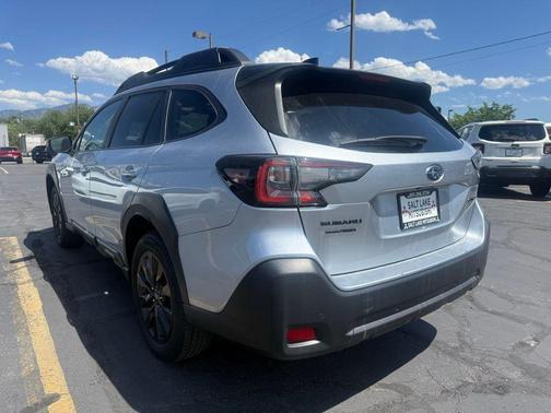 Ice Silver Metallic 2025 Subaru Outback Onyx Edition