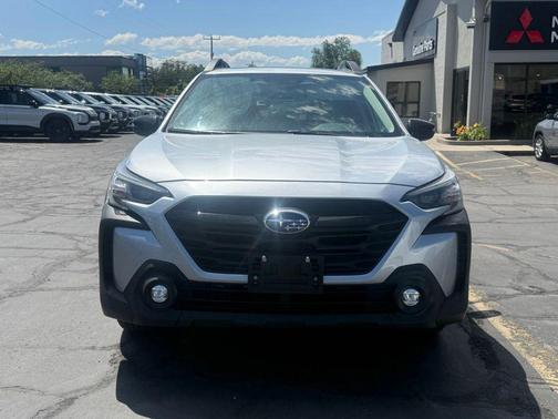 Ice Silver Metallic 2025 Subaru Outback Onyx Edition