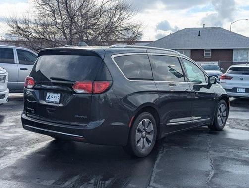 2020 Chrysler Pacifica Hybrid Limited