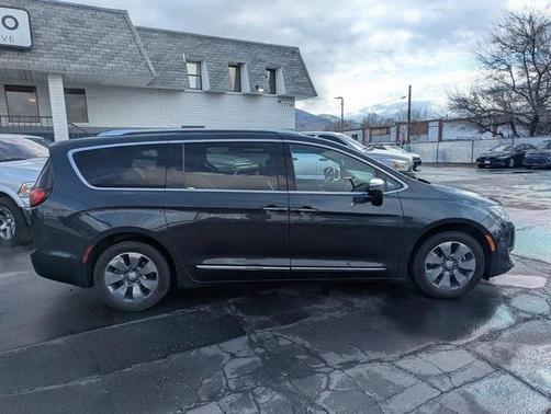 2020 Chrysler Pacifica Hybrid Limited