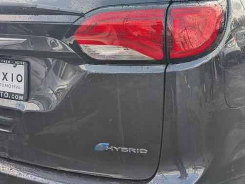 2020 Chrysler Pacifica Hybrid Limited