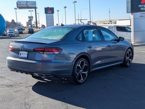 2020 Volkswagen Passat 2.0T R-Line