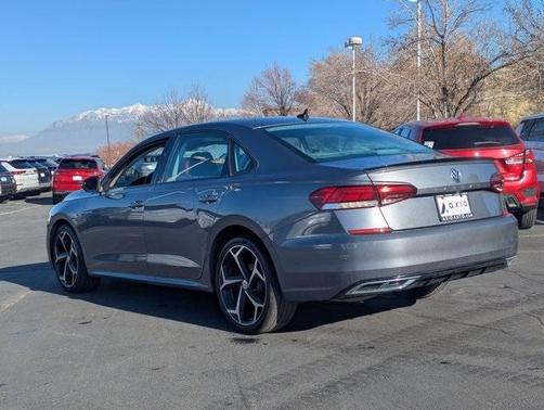 2020 Volkswagen Passat 2.0T R-Line