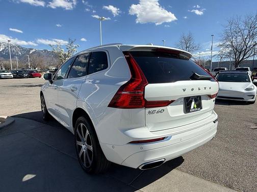 Crystal White 2018 Volvo XC60 Recharge Plug-In Hybrid T8 Inscription