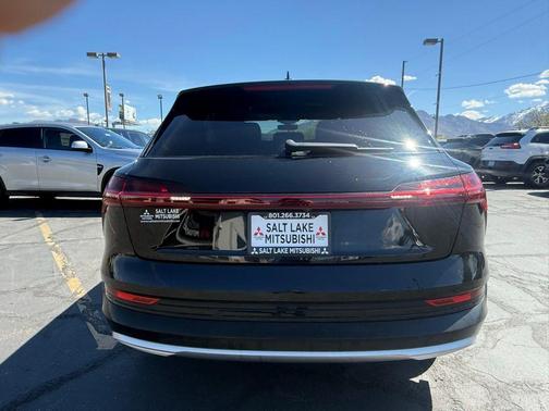 Brilliant Black 2019 Audi e-tron Prestige