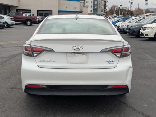 2017 Hyundai SONATA Hybrid Limited
