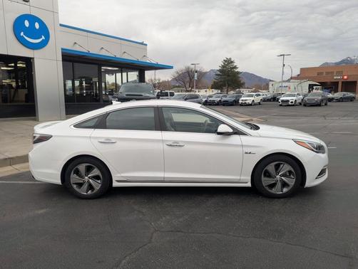 2017 Hyundai SONATA Hybrid Limited