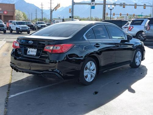 Crystal Black Silica 2018 Subaru Legacy 2.5i