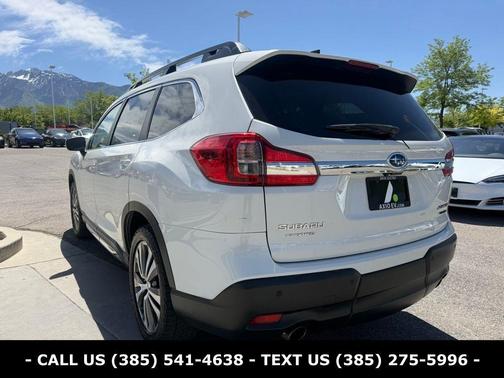 Crystal White Pearl 2022 Subaru Ascent Limited 7-Passenger