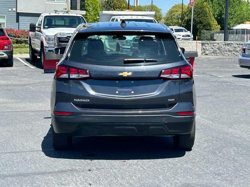 Gray 2022 Chevrolet Equinox LS
