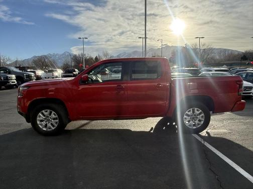 2022 Nissan Frontier SV