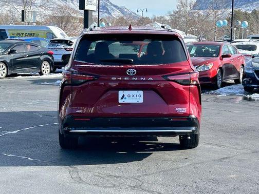 2023 Toyota Sienna Limited