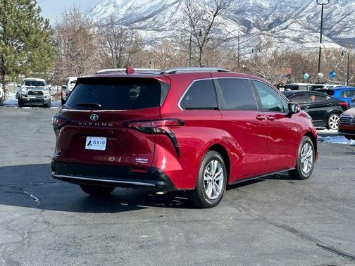 2023 Toyota Sienna Limited