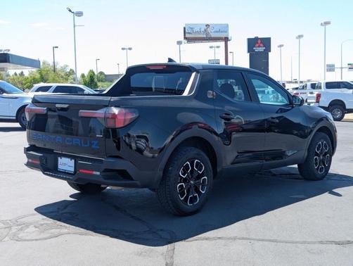 Phantom Black 2022 Hyundai SANTA CRUZ 2.5L SE