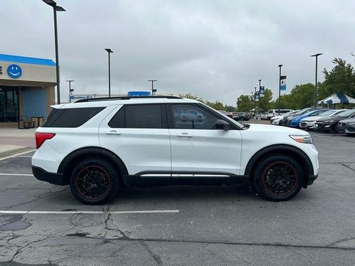 Oxford White 2020 Ford Explorer XLT
