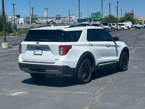 Oxford White 2020 Ford Explorer XLT