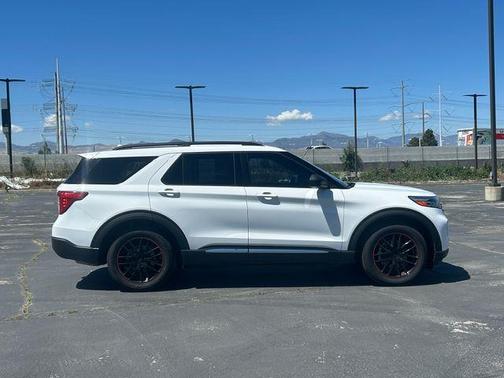 Oxford White 2020 Ford Explorer XLT