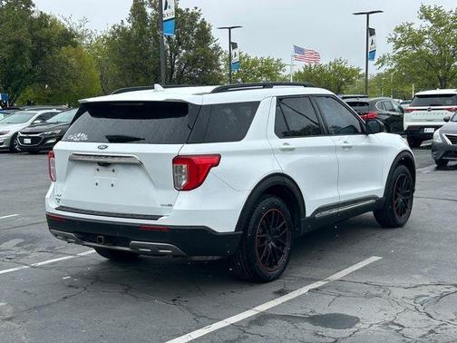 Oxford White 2020 Ford Explorer XLT