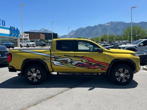 2024 GMC Canyon AT4