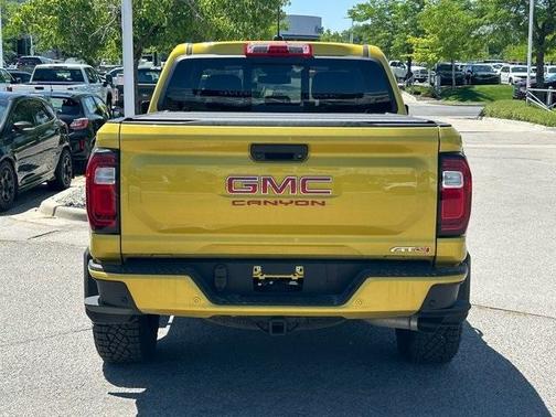 2024 GMC Canyon AT4
