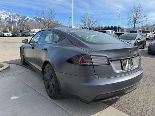 2022 Tesla Model S Base
