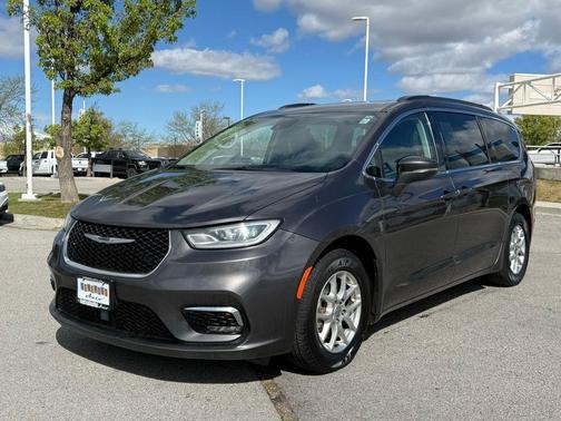 2022 Chrysler Pacifica Touring-L