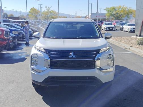 2025 Mitsubishi Outlander PHEV ES