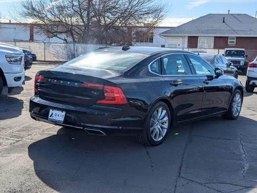 2018 Volvo S90 T6 Momentum