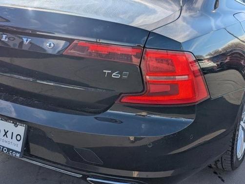 2018 Volvo S90 T6 Momentum