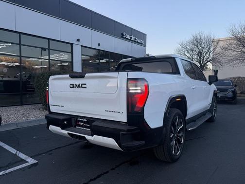 2025 GMC Sierra EV Denali