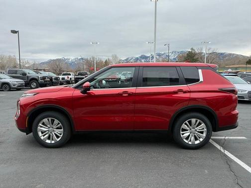 2026 Mitsubishi Outlander ES