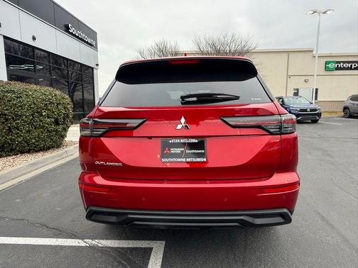 2026 Mitsubishi Outlander ES