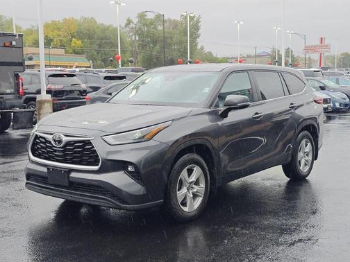 2024 Toyota Highlander LE