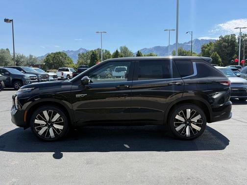 Black 2026 Mitsubishi Outlander PHEV SE