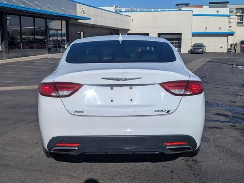2016 Chrysler 200 S