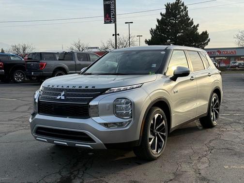 2025 Mitsubishi Outlander PHEV SE