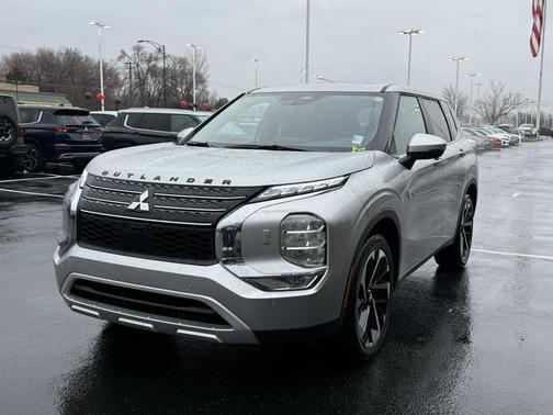 2025 Mitsubishi Outlander PHEV SE