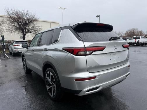 2025 Mitsubishi Outlander PHEV SE