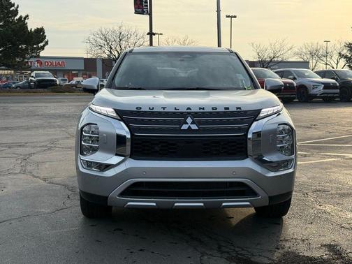 2025 Mitsubishi Outlander PHEV SE