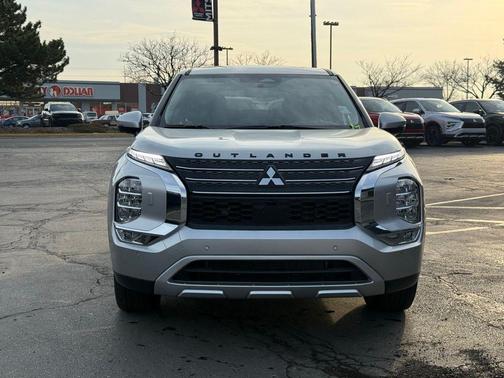 2025 Mitsubishi Outlander PHEV SE