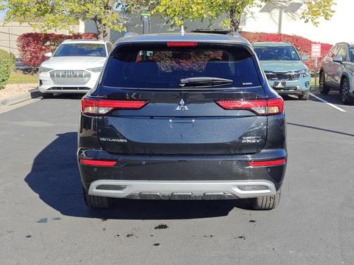 2025 Mitsubishi Outlander PHEV 