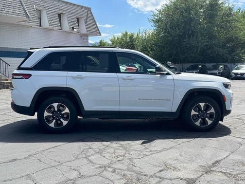 Bright White Clearcoat 2024 Jeep Grand Cherokee 4xe Base