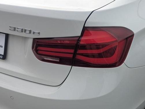 2018 BMW 330e iPerformance