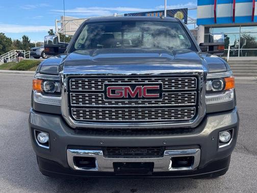 Mineral Metallic 2018 GMC Sierra 2500 Denali