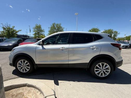 Brilliant Silver Metallic 2021 Nissan Rogue Sport S
